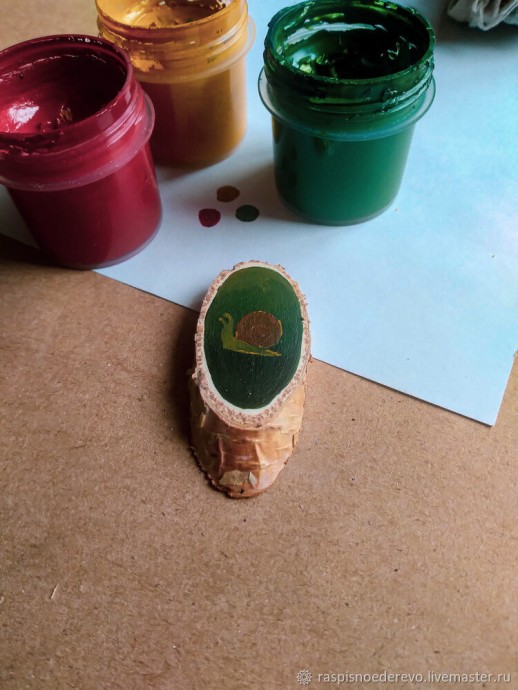 Расписная брошь-улитка