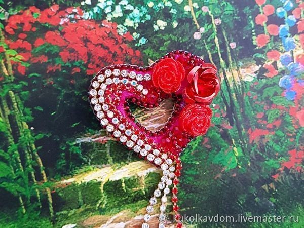 Сердечная брошь