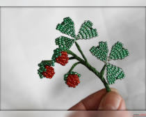 Как сделать ягоды из бисера: мастер-класс