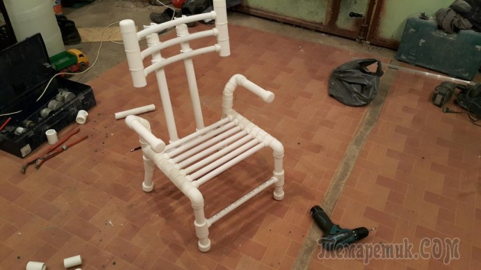 Кресло для дачи из труб