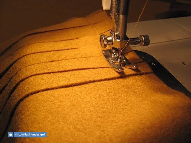 "Плетеная" наволочка из фетра для декоративной подушки