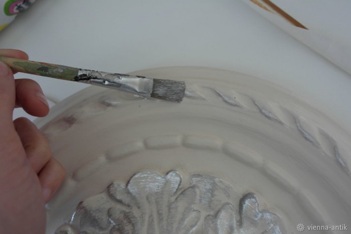 Настенные часы из потолочной розетки