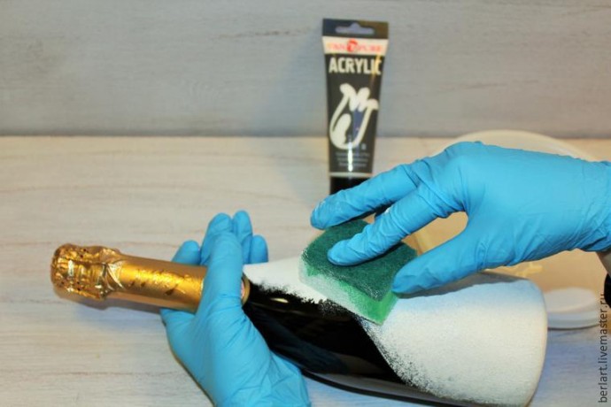 Декорирование бутылки в технике декупаж Декорирование бутылки в технике декупаж