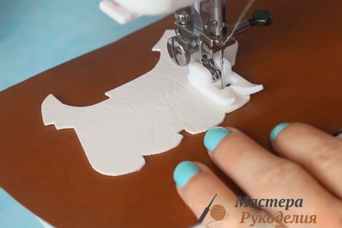 Для чего нужна тефлоновая швейная лапка