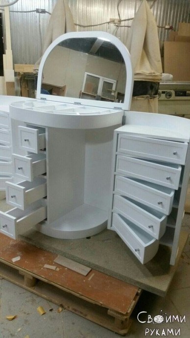 ​Туалетный столик со множеством ящичков: идея создания