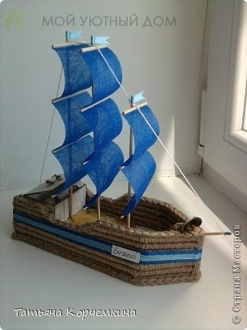 Кораблики из коктейльных трубочек