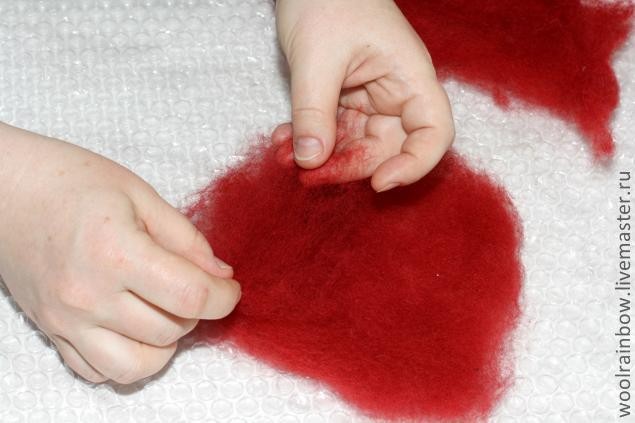 Валяем брошь-цветок Валяем брошь-цветок