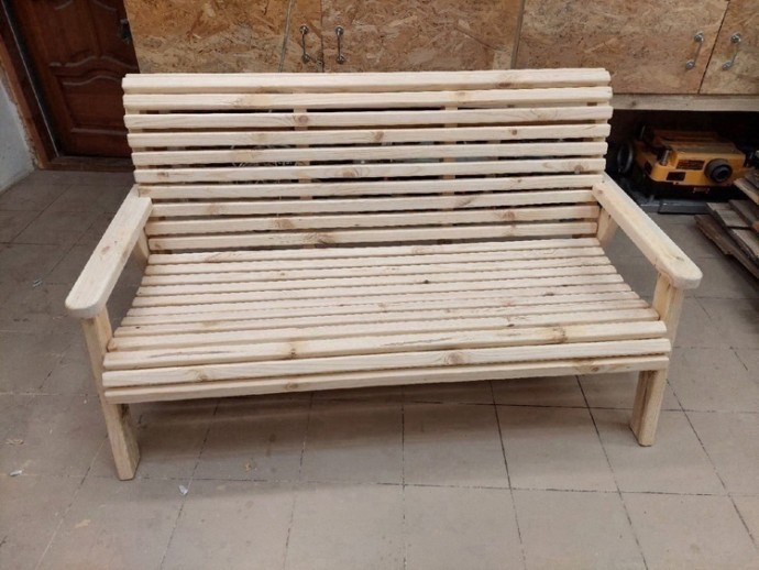 Самодельная скамья на дачу