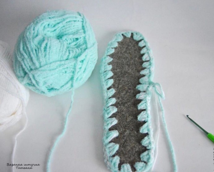 Вяжем уютные домашние сапожки