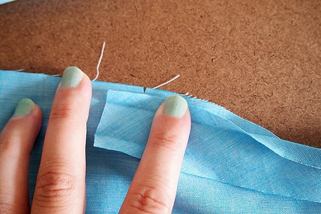 Обработка фигурного края косой бейкой