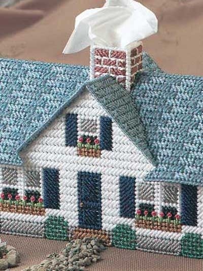 Домики, которые вышиты на пластиковой канве