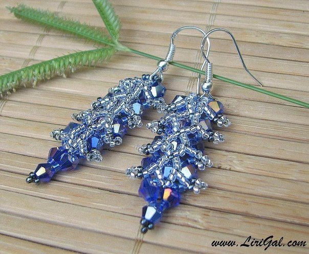 Морозные серьги из бисера и кристаллов