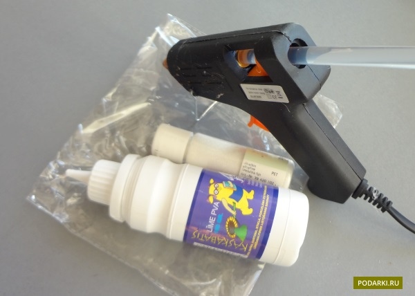 Снежинка из клея