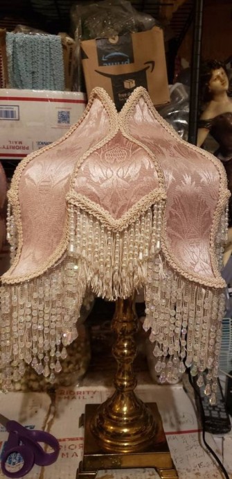 Нарядные розовые абажуры с бахромой: волшебные идеи для вдохновения Нарядные розовые абажуры с бахромой: волшебные идеи для вдохновения