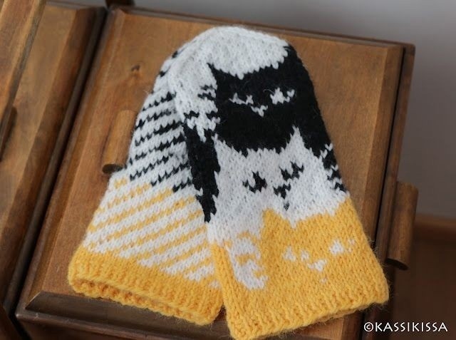 Семейка котиков для варежек