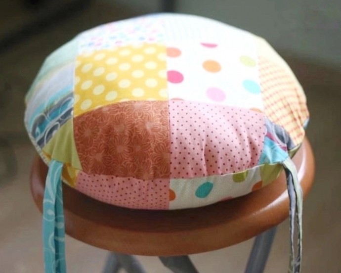 Текстильная подушка-сидушка