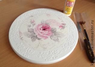 Часы под старину с розами