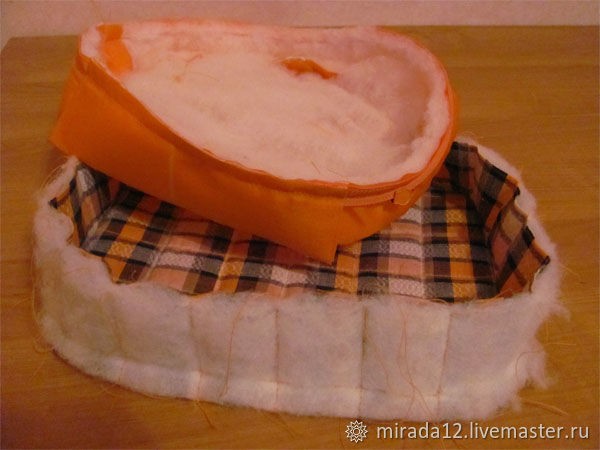 Шкатулка-косметичка с жестким каркасом