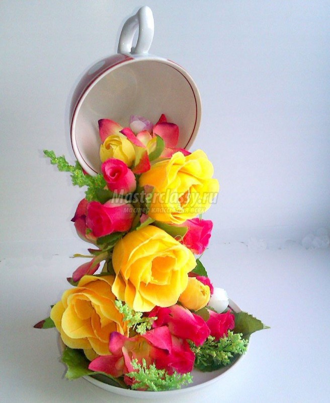 Парящая чашка "Цветочный водопад"