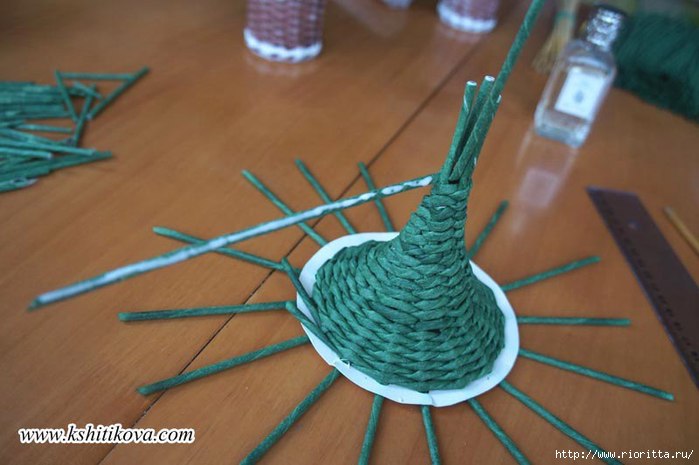 ​Елочка из бумажной лозы