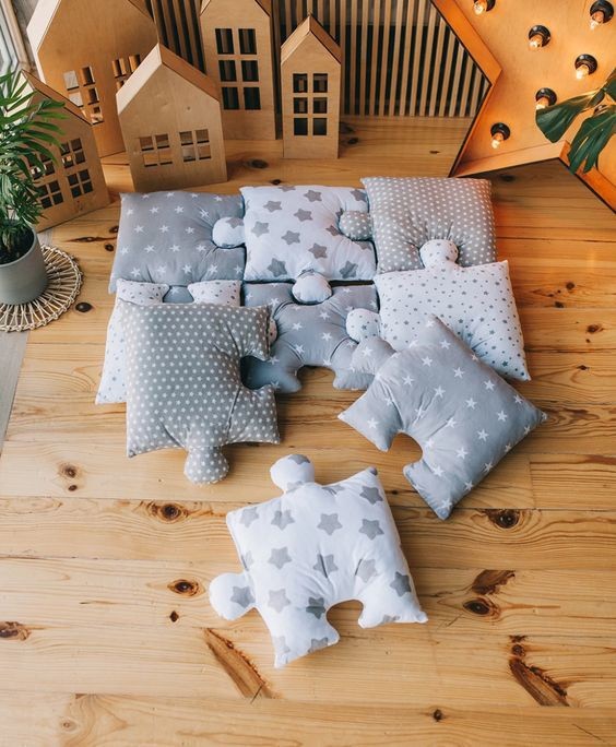 ​Подушки в виде пазлов