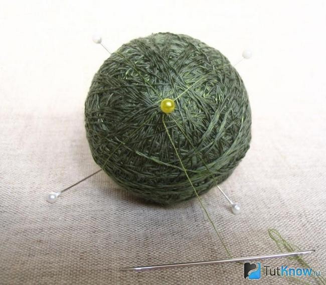 Темари или искусство вышивки на шарах: зеленая звезда