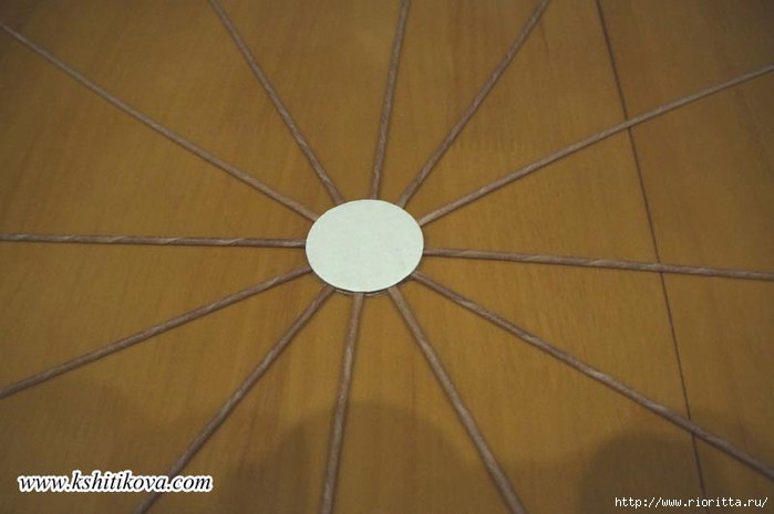 ​Елочка из бумажной лозы