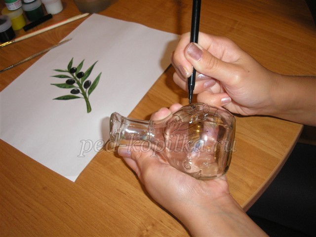 Роспись стеклянного кувшина: мастер-класс