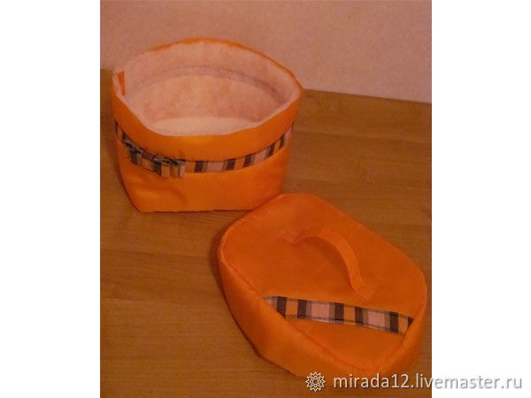 Шкатулка-косметичка с жестким каркасом