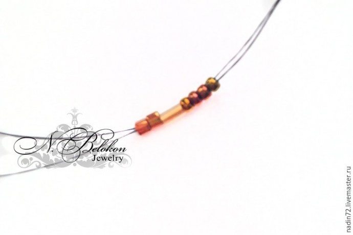 Браслет с яшмой в технике плетения по стразовой ленте