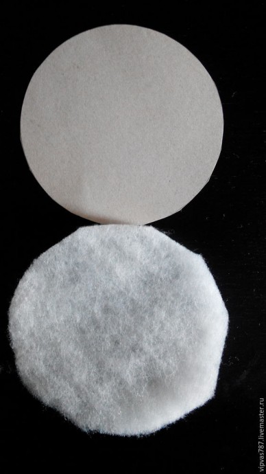 Вышитые желуди