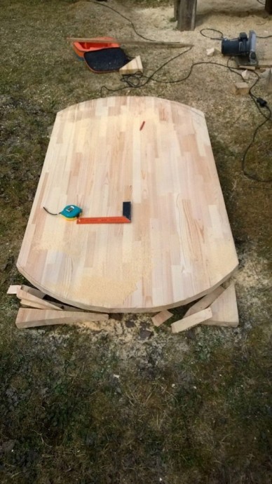 Самодельный круглый стол