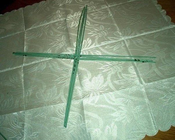 Декоративные чашки из газетных трубочек