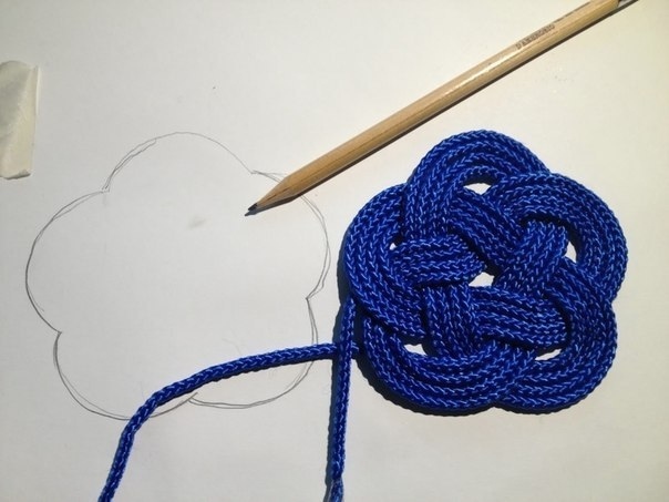 Идея для красивой сервировки: плетём узелки