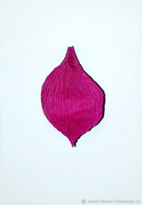 Роза из гофрированной бумаги