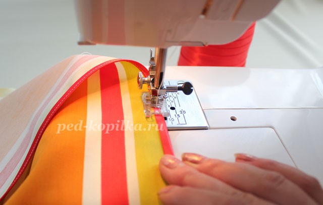 Дама в роскошном наряде