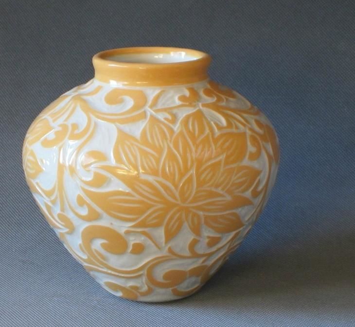 Ваза в технике сграффито