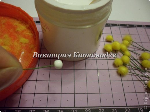 Мимоза из пенополистирола, манной крупы, шерсти и шелка