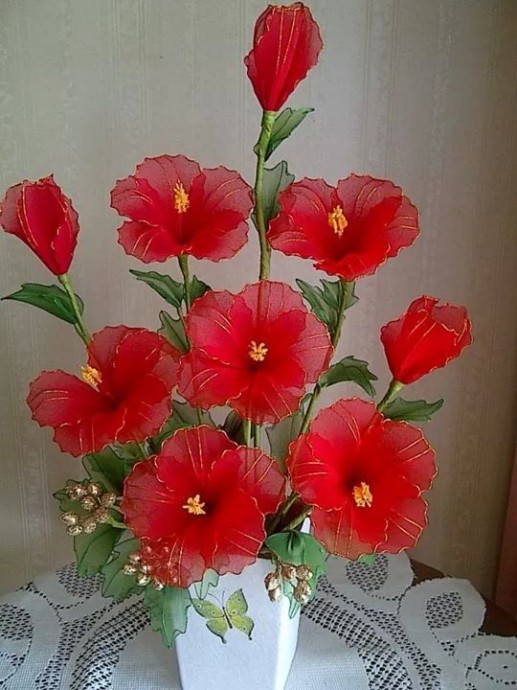 Яркие цветы из капрона: идеи