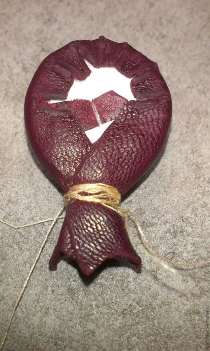 Гранат из кожи Гранат из кожи