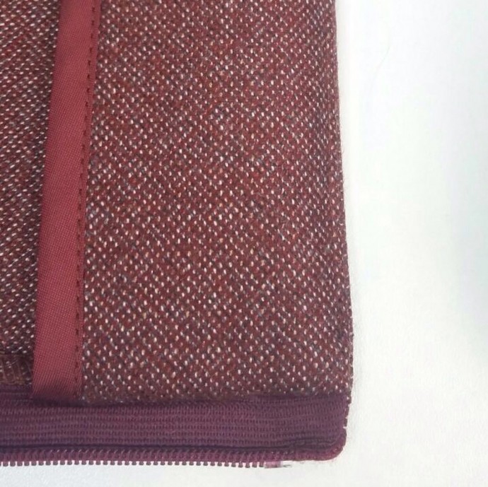 ​Обрабатываем верхний срез юбки обтачкой