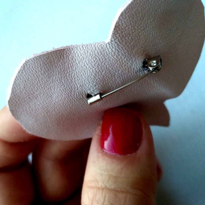 Брошь "Сердце" Брошь "Сердце"