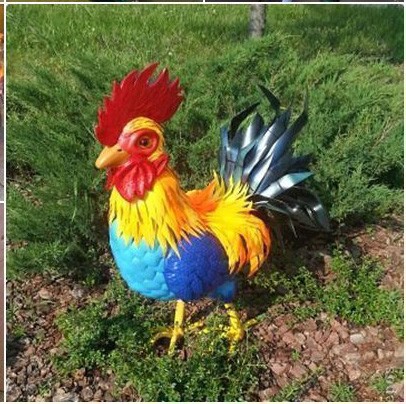 ​Петух из пластиковых бутылок