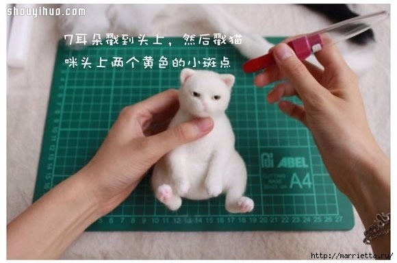 Котик в технике сухого валяния