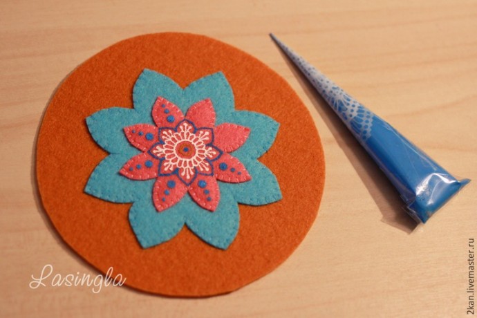 Яркая мандала из фетра