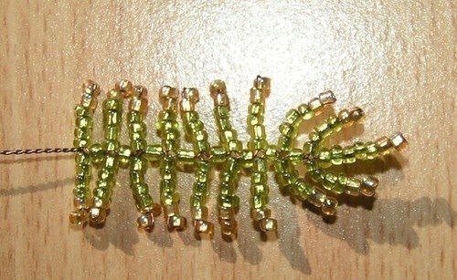 Пушистая пальма из бисера