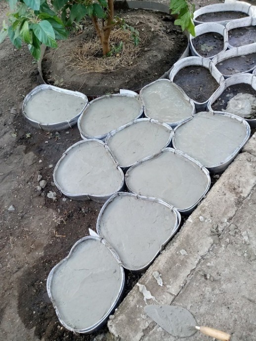 Самодельная брусчатка на дачном участке