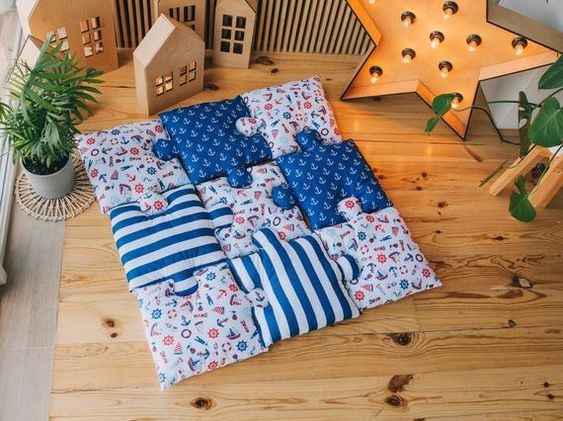 ​Подушки в виде пазлов