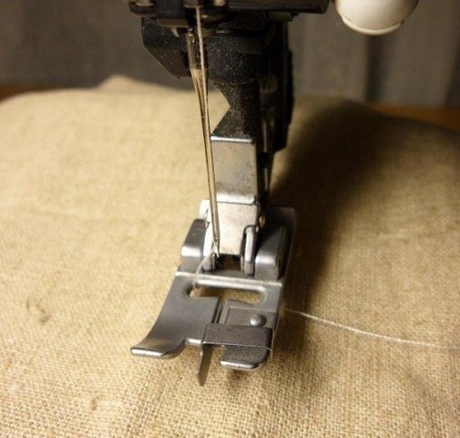 ​Потайной шов на швейной машинке