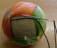 Темари или искусство вышивки на шарах: узор-паутинка
